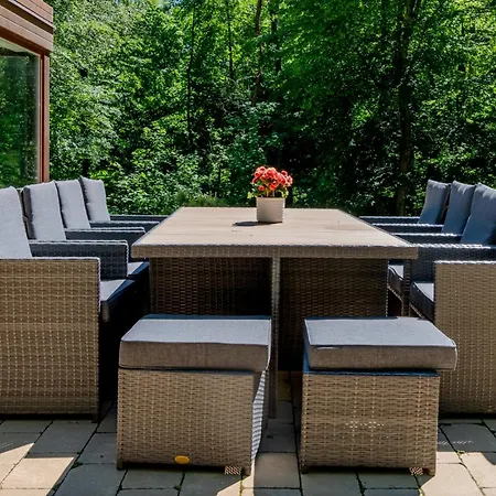 Waldhuette * Telekes